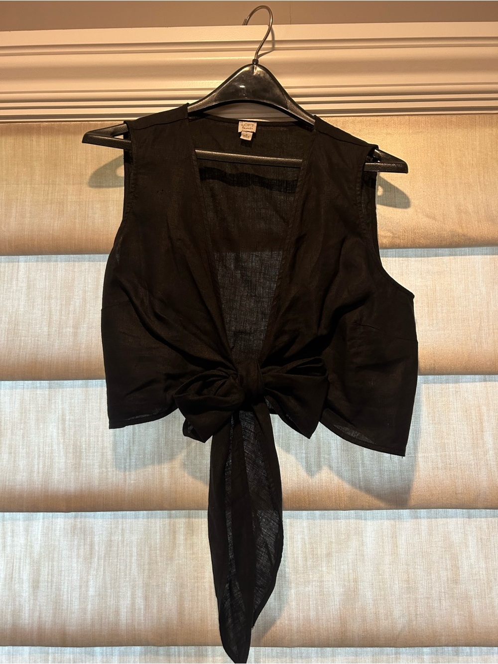 LOFT Black Tie-Front Crop Top